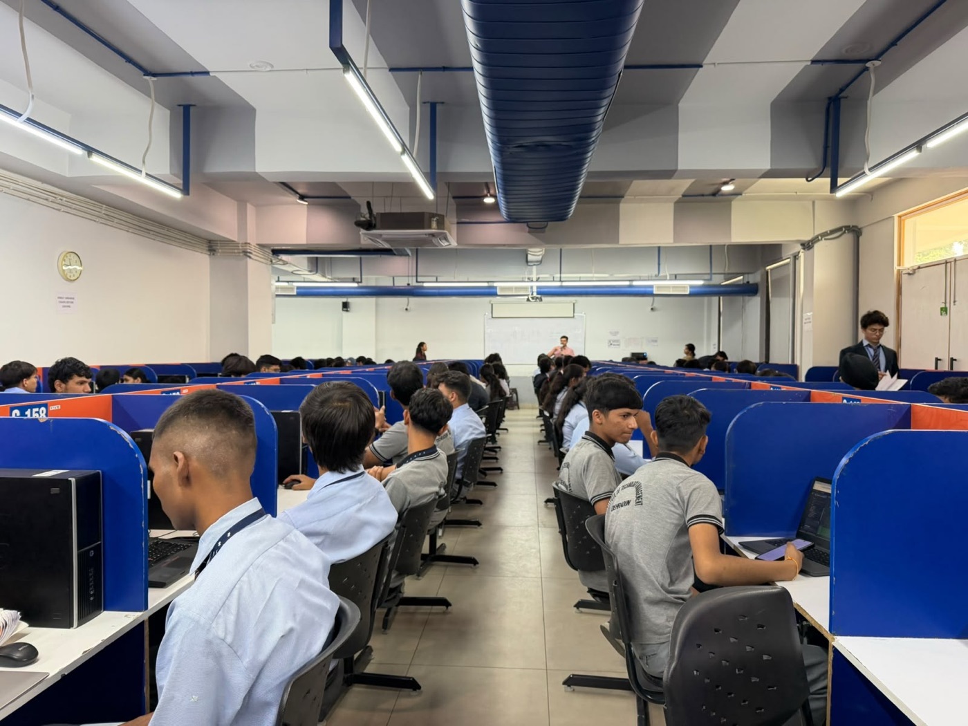 Full-house workshop in the computer lab